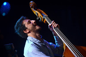 Даниэле Соррентино выступает на Международном джазовом фестивале Koktebel Jazz Party в Коктебеле