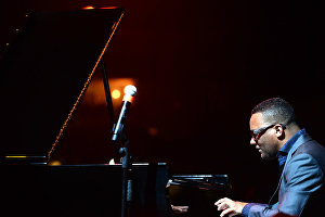 Гонсало Рубалькаба выступает на Международном джазовом фестивале Koktebel Jazz Party в Коктебеле